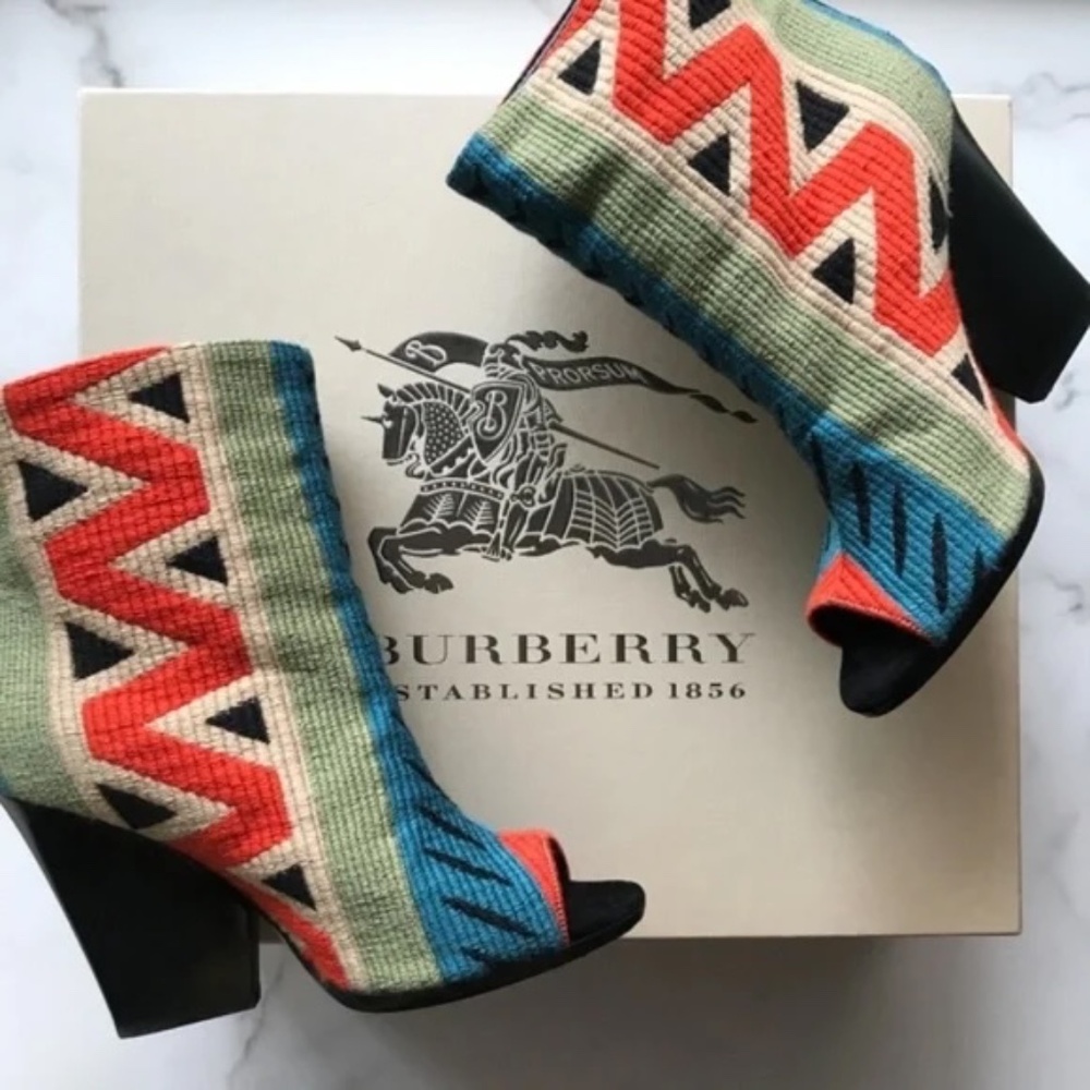 100% AUTHENTIC Burberry Multicolor Tapestry Bateson Peep Toe Bootie Size 38 - Picture 2 of 8